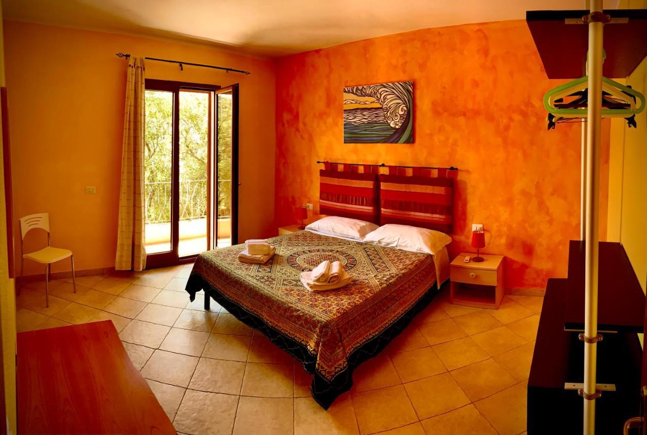Residenze L'Isola Surf House Aparthotel Porto Pollo Buitenkant foto