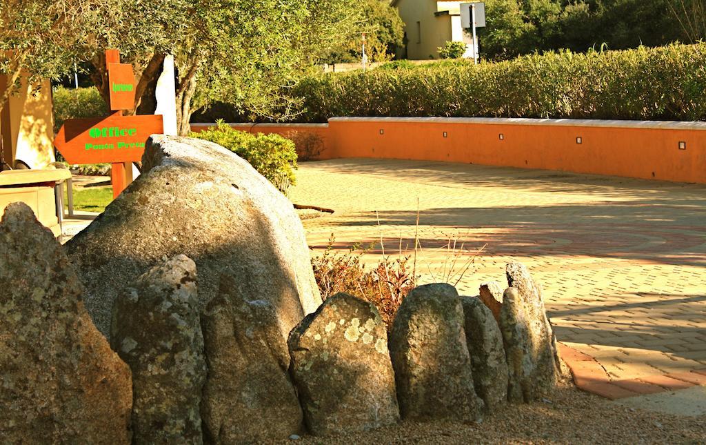 Residenze L'Isola Surf House Aparthotel Porto Pollo Buitenkant foto