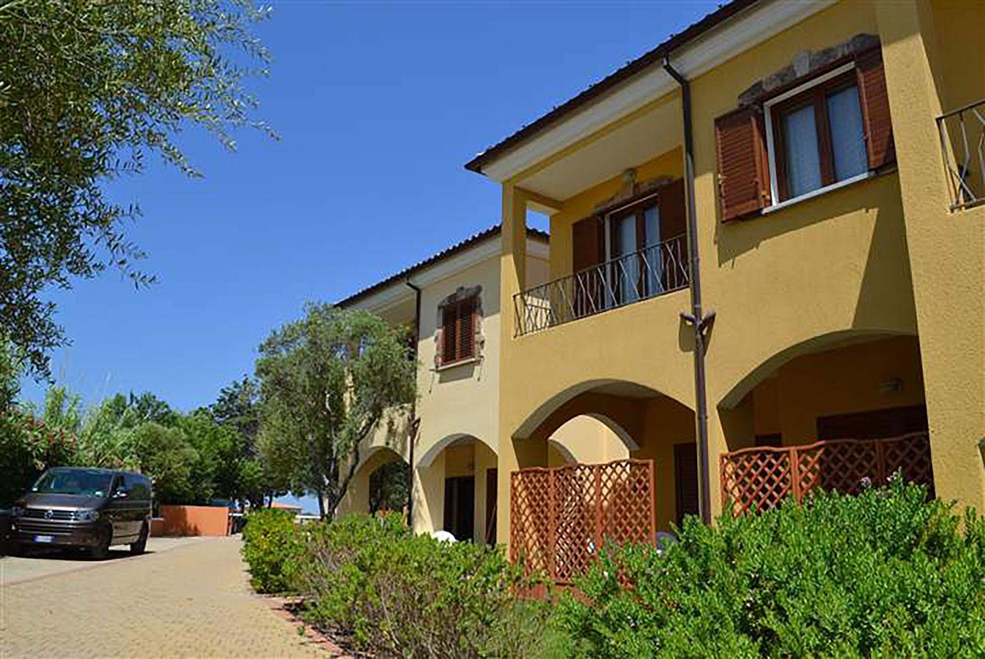 Residenze L'Isola Surf House Aparthotel Porto Pollo Buitenkant foto