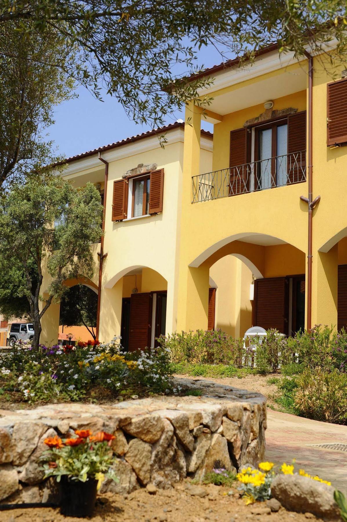 Residenze L'Isola Surf House Aparthotel Porto Pollo Buitenkant foto