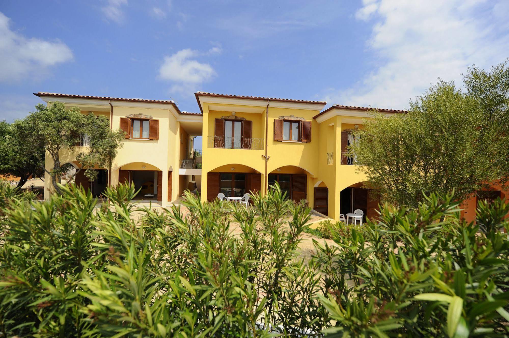 Residenze L'Isola Surf House Aparthotel Porto Pollo Buitenkant foto