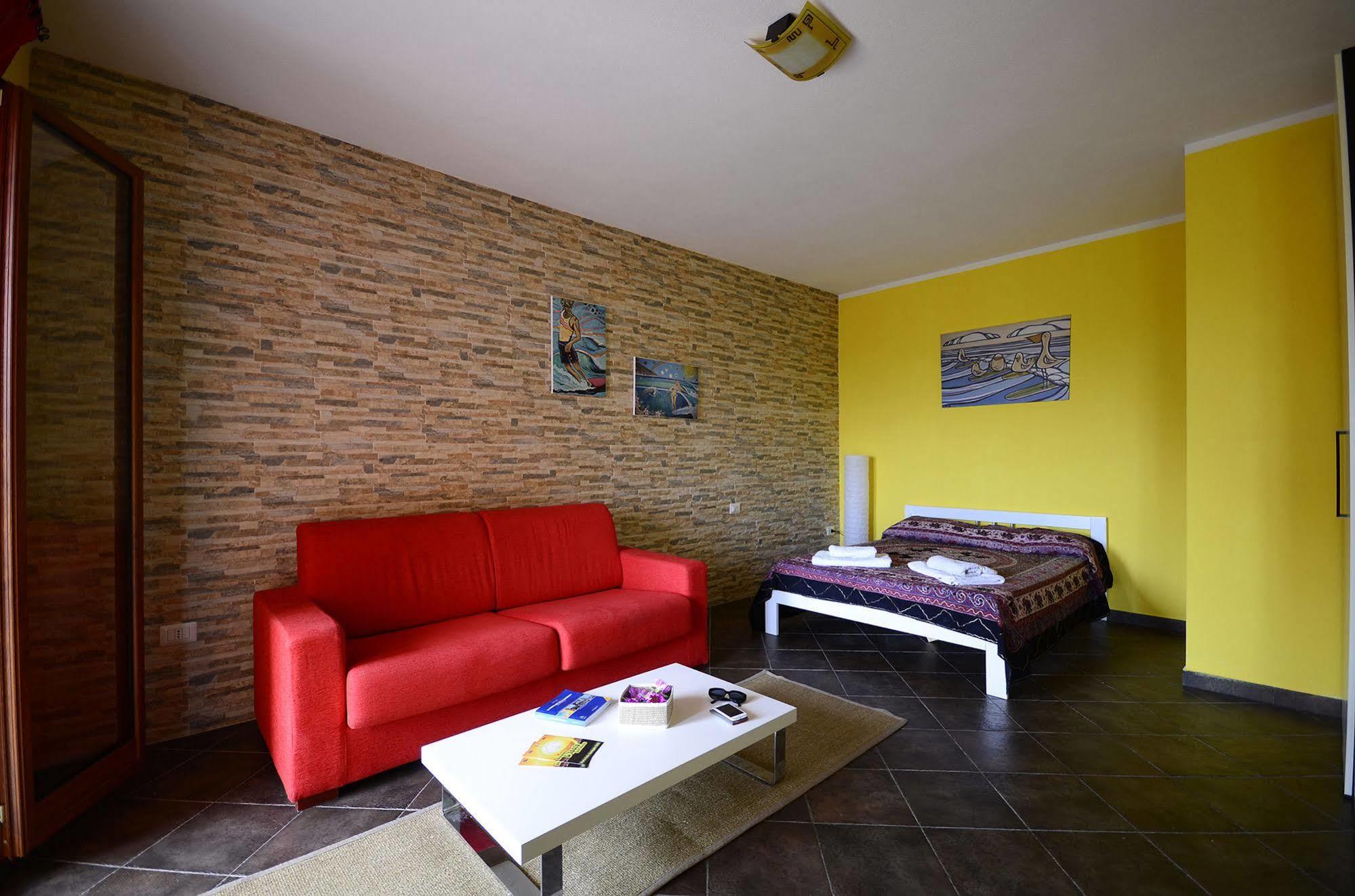 Residenze L'Isola Surf House Aparthotel Porto Pollo Buitenkant foto