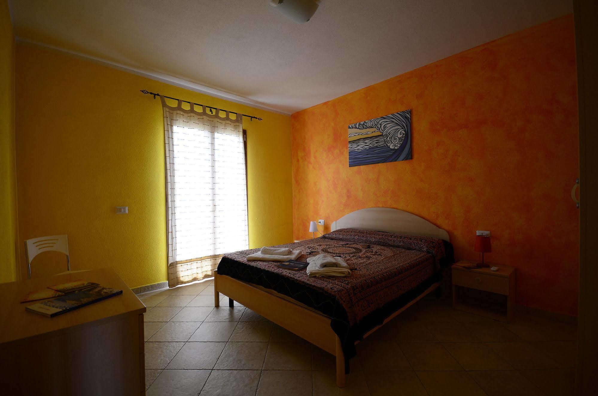 Residenze L'Isola Surf House Aparthotel Porto Pollo Buitenkant foto
