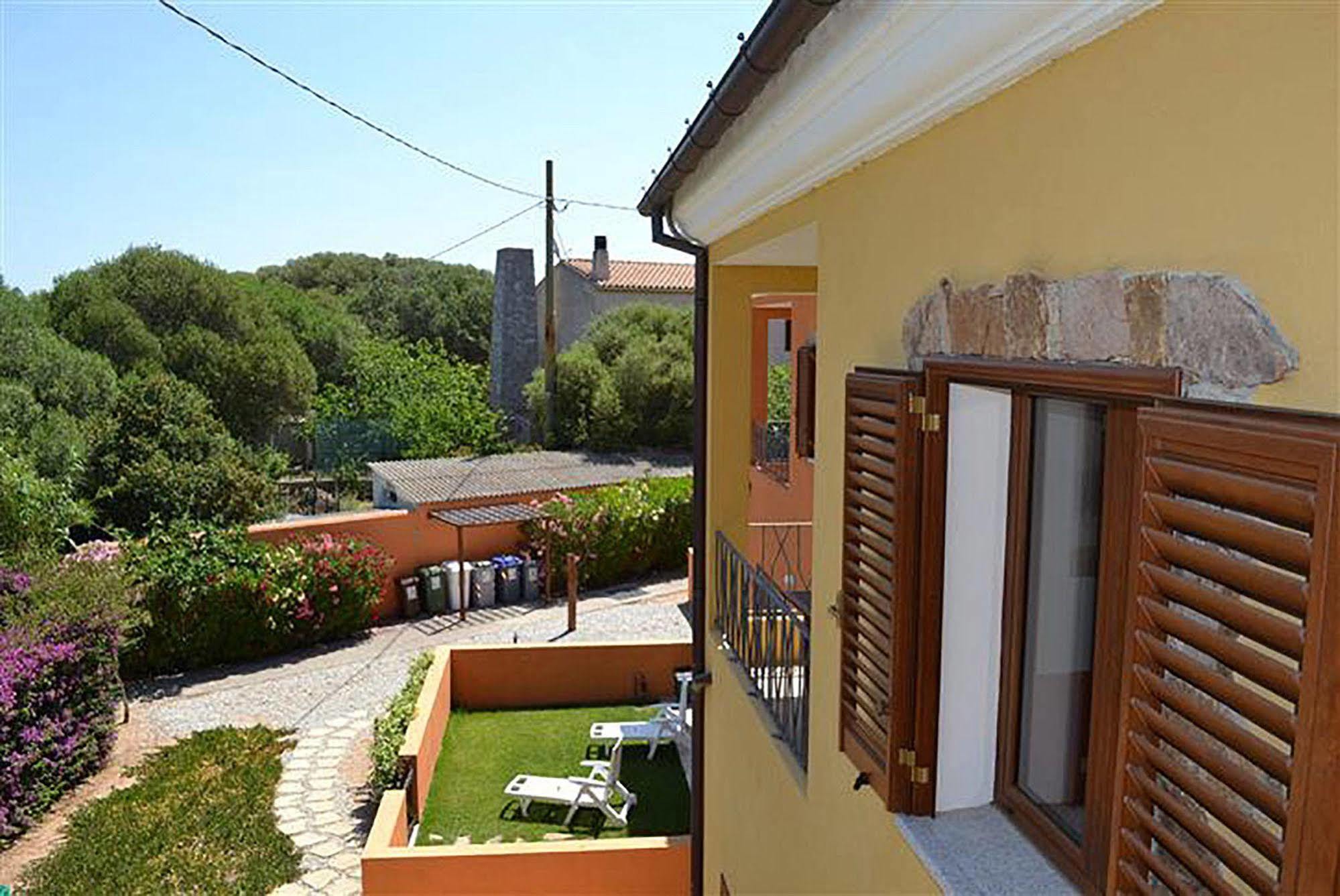 Residenze L'Isola Surf House Aparthotel Porto Pollo Buitenkant foto